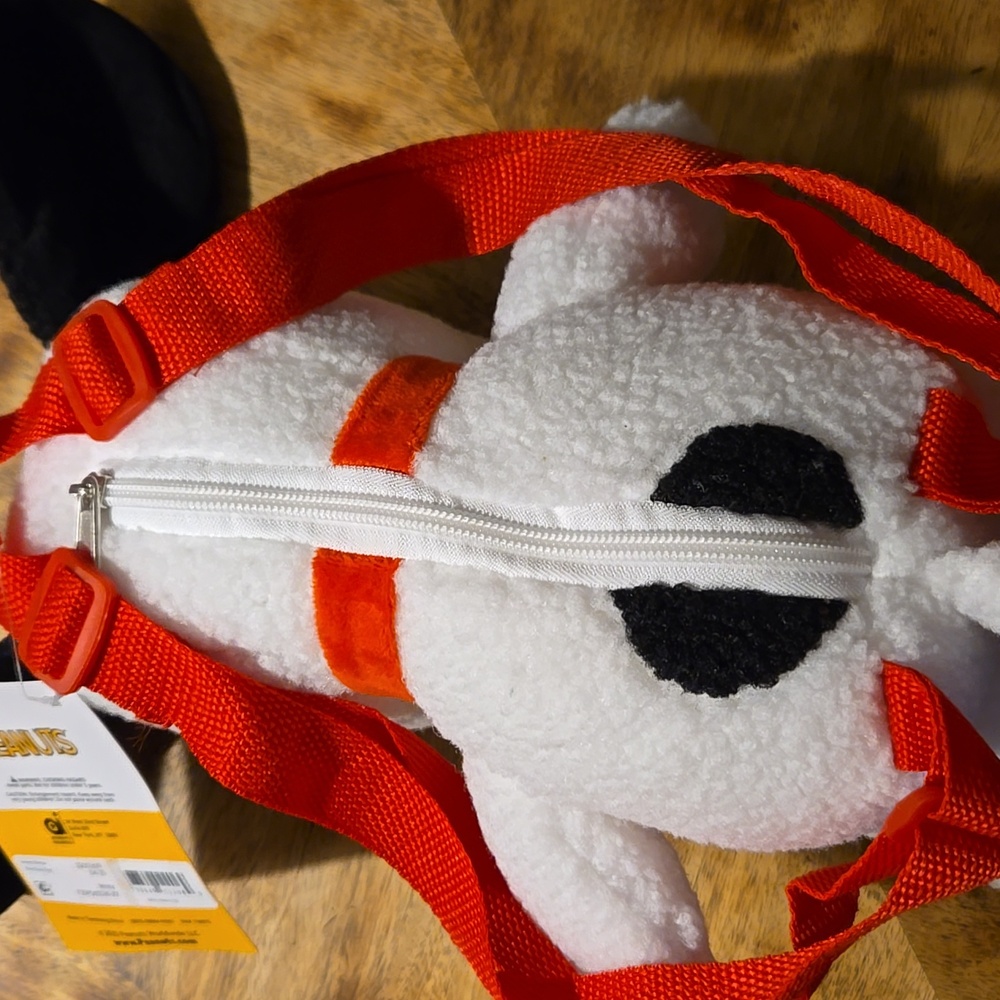 Peanuts Snoopy Plush Backpack - Picture 4 of 8